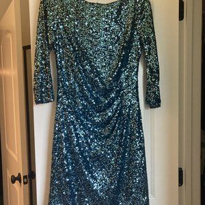 Jessica Howard 10P form-fitting green sequin dress